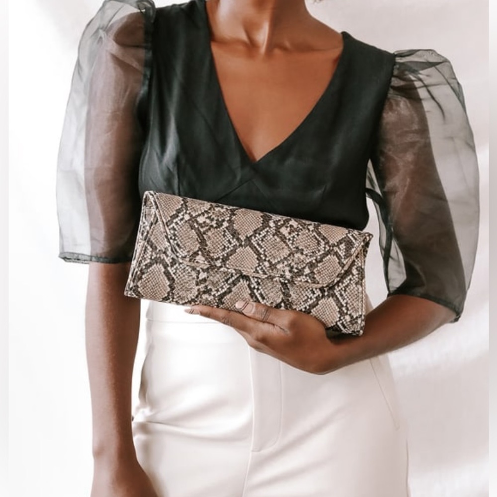 🆕 Lulu’s “Wild Nights Out” Brown Snake Embossed Clutch